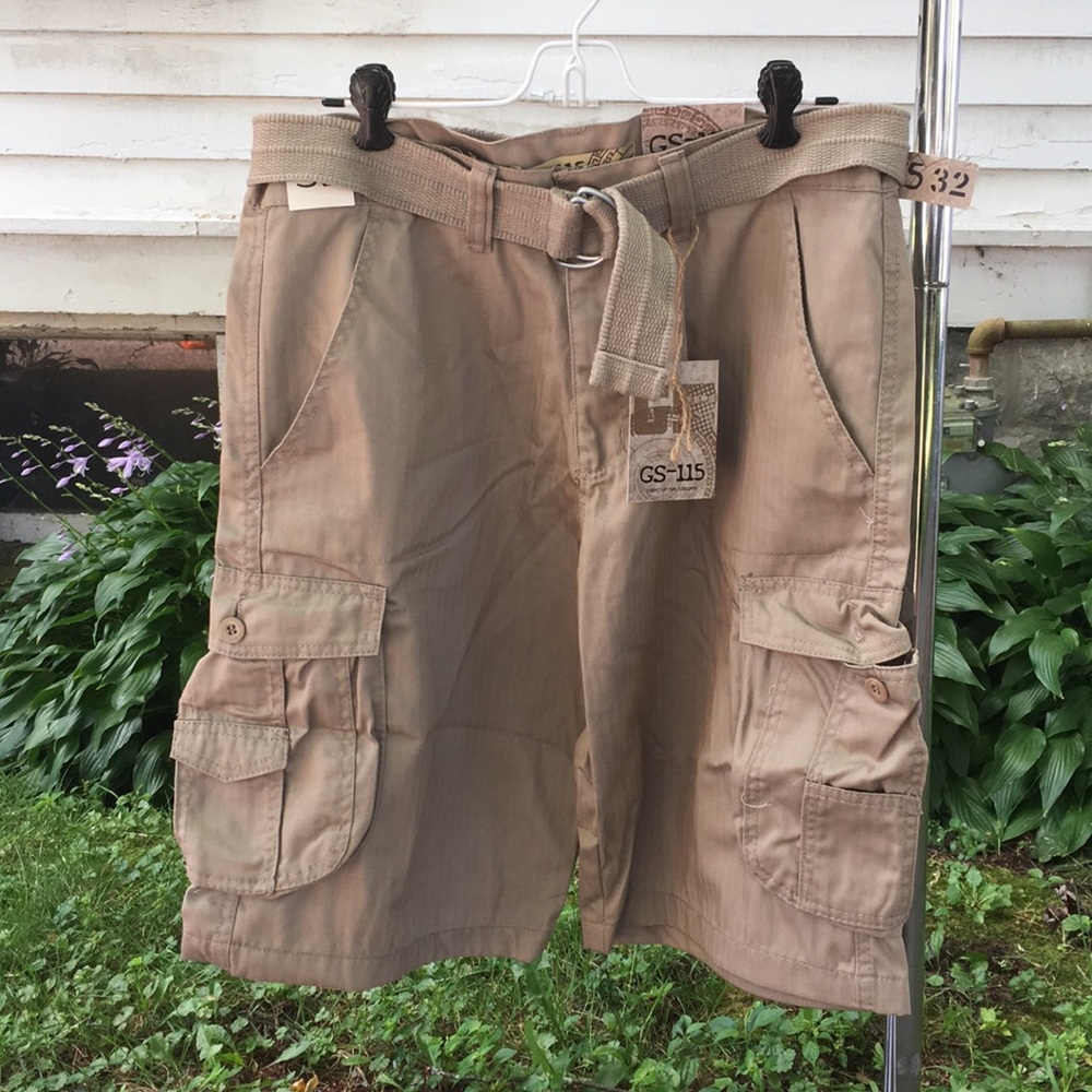 NWT cargo shorts size 32